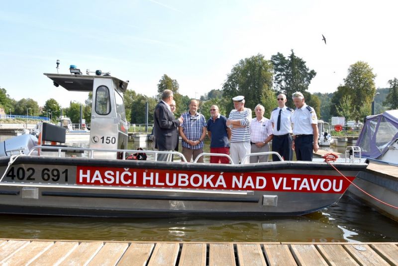 Předání člunu SDH Hluboká n. V. 23.8.2018